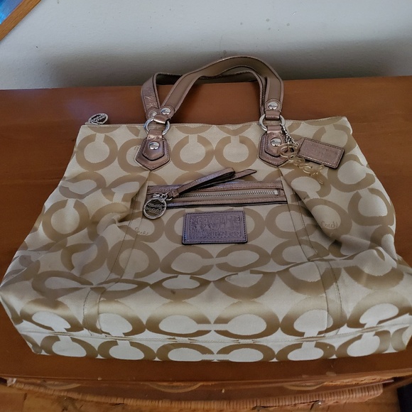 Coach Handbags - Coach Purse/Tote